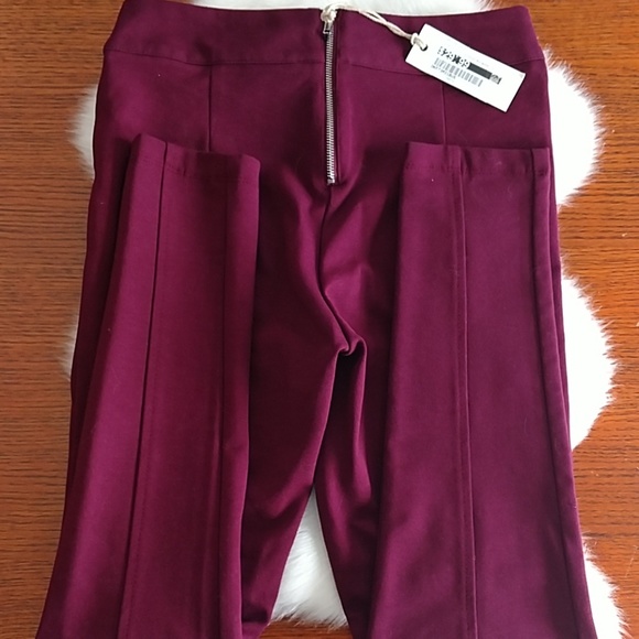 Have knit skinnies. Size S - Picture 2 of 6